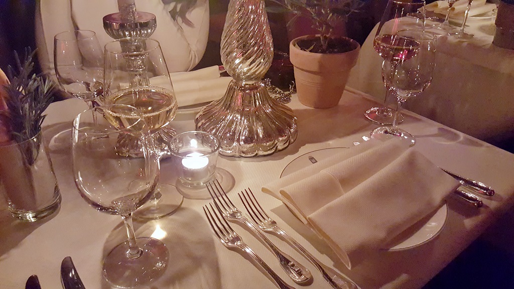 Apéro and Welcome Dinner Look – Gstaad (8)
