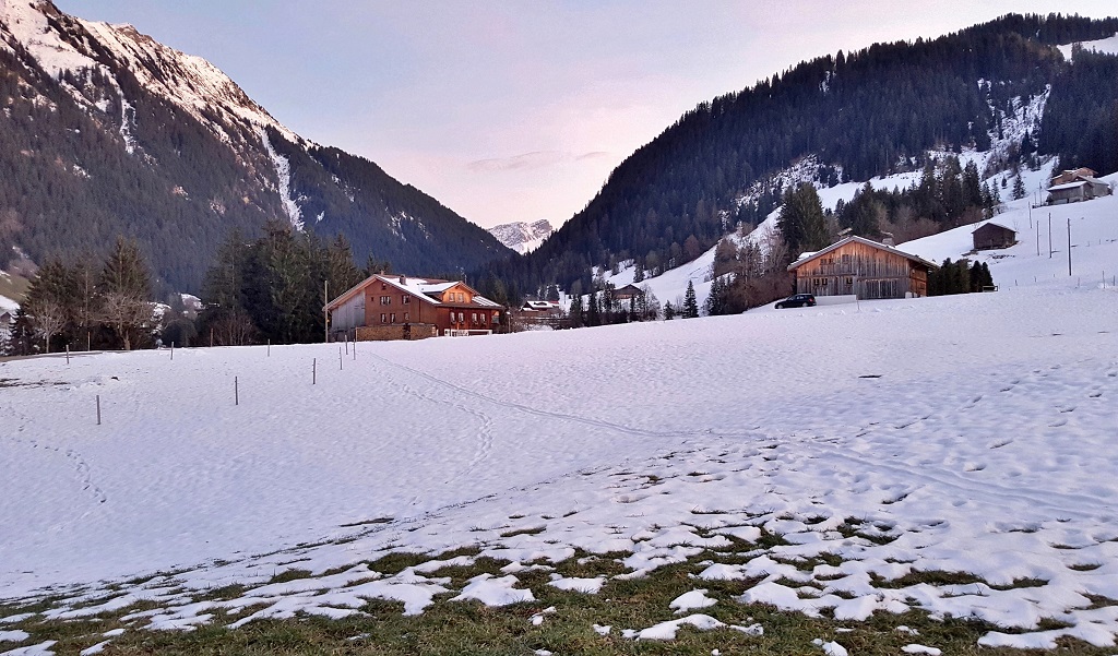 Frühstück mit Alpen - Gstaad