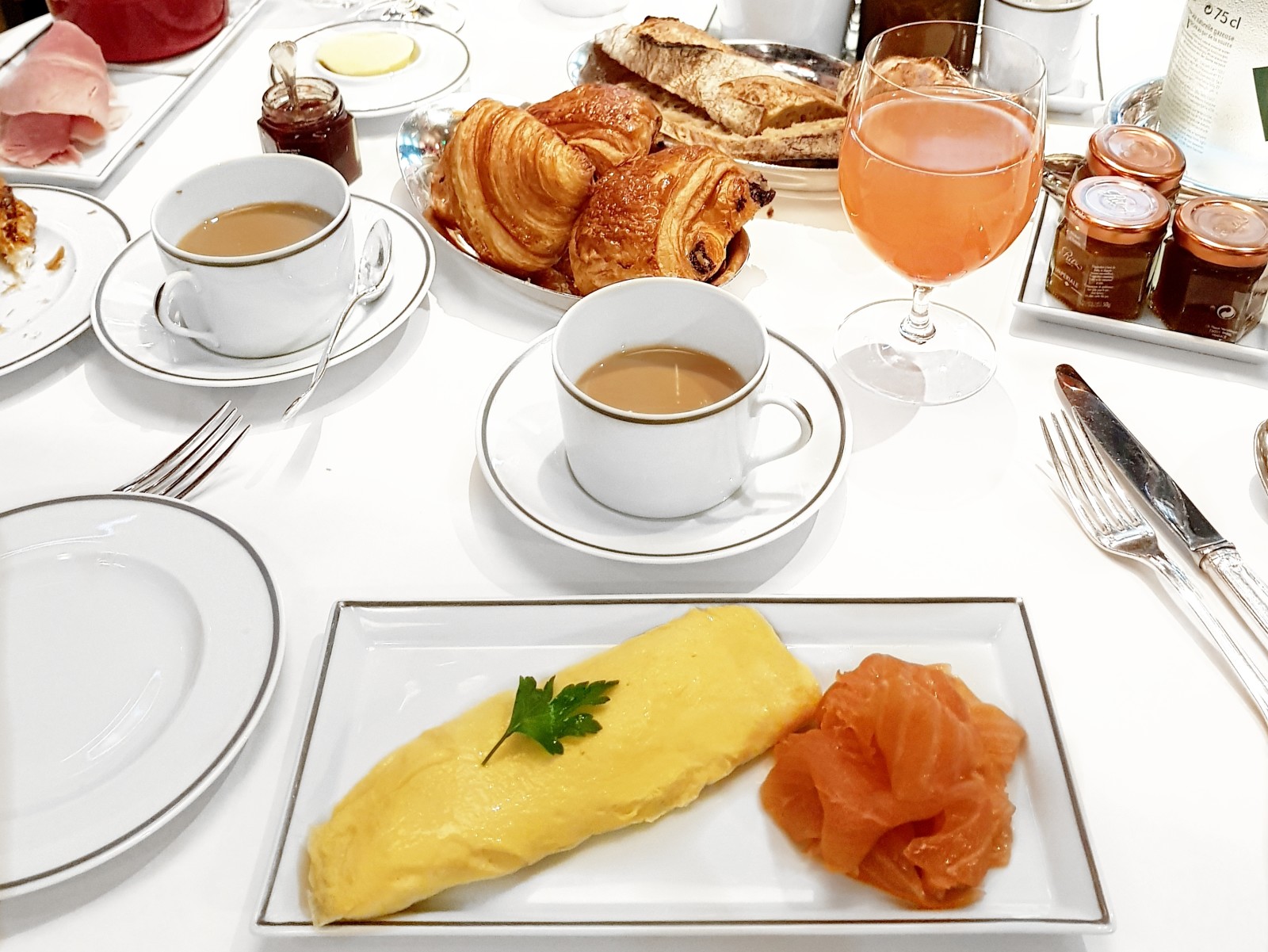 Yuliya Savytska at Brunch in Ritz Paris